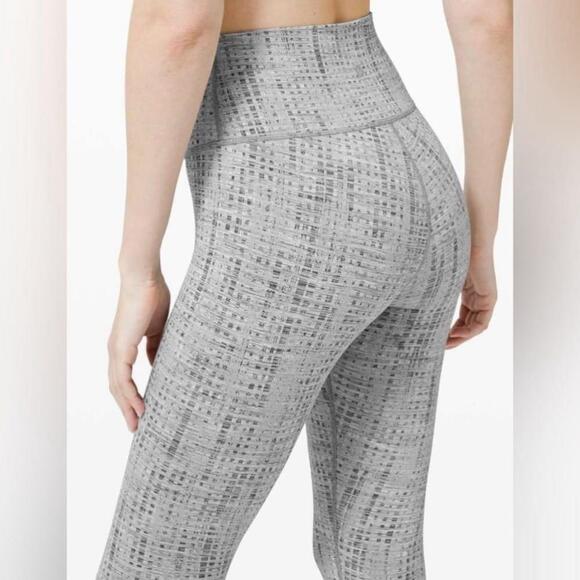 Lululemon - Wunder Under High-Rise Tight 25" *Luxtreme - Picture 3 of 11